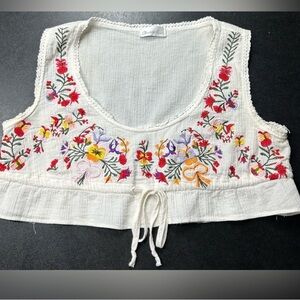 Chic White Embroidered Floral Tank Top